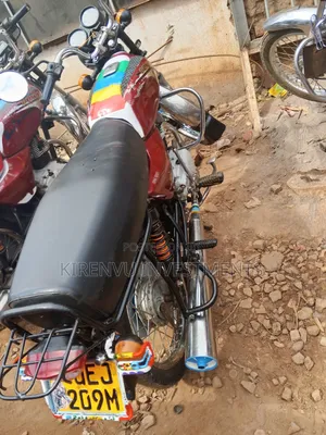 Bajaj Boxer 100 2016 Red