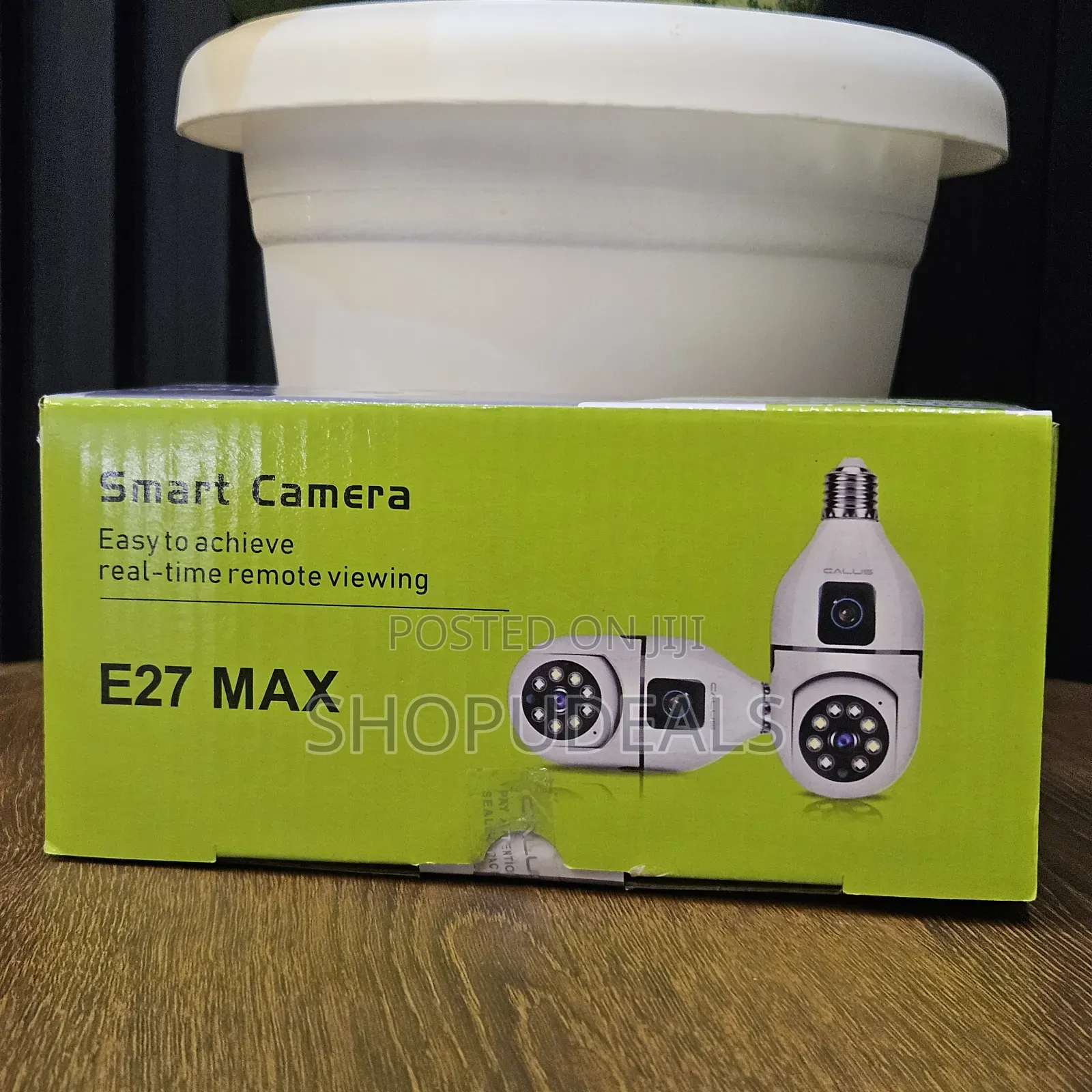 Calus E27 Max Smart Camera That Installs Into a Lightbulb Socket.