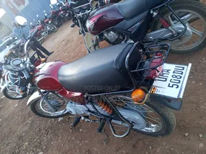 Bajaj Boxer 100 2025 Red