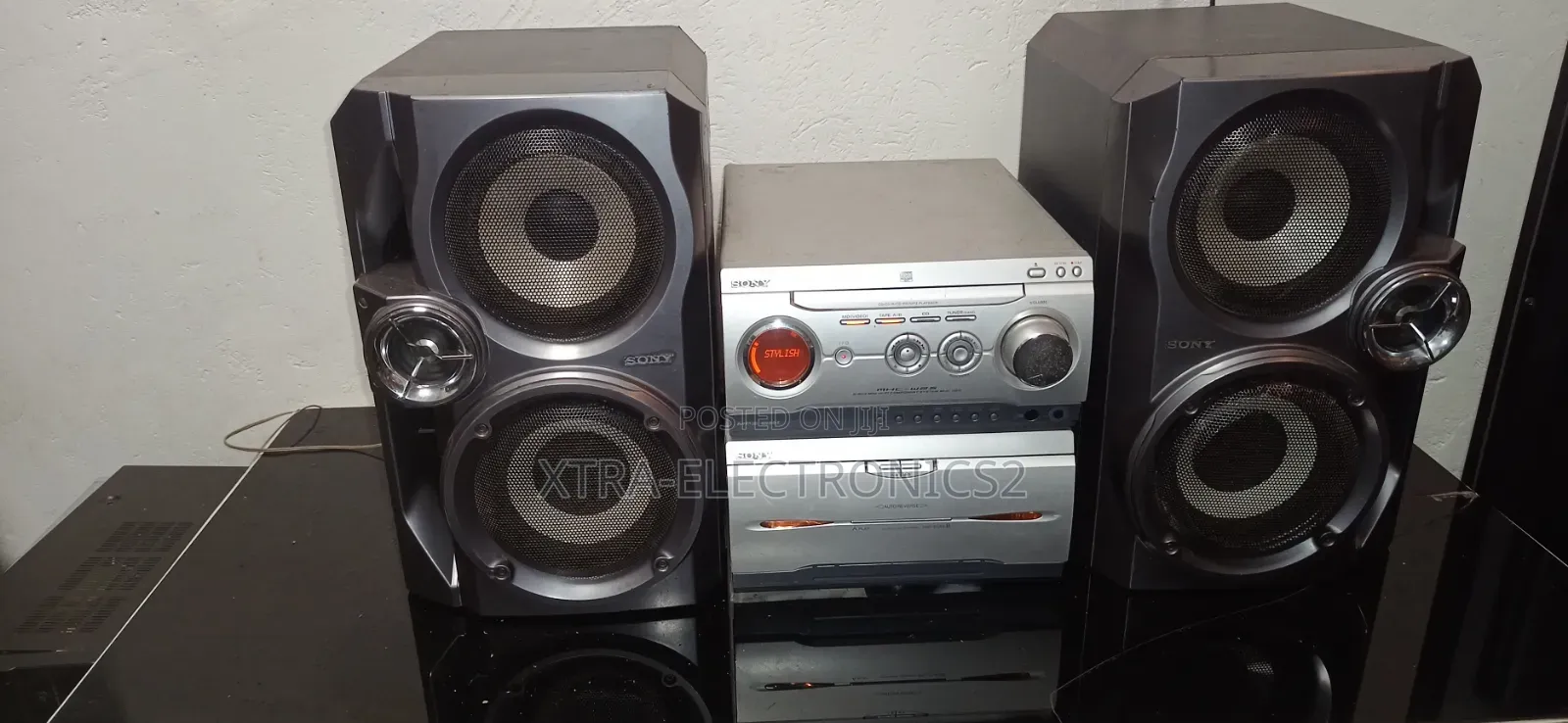 Sony Cd/Radio Boom Box Audio System With Dual Speakers