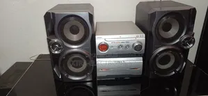 Sony Cd/Radio Boom Box Audio System With Dual Speakers