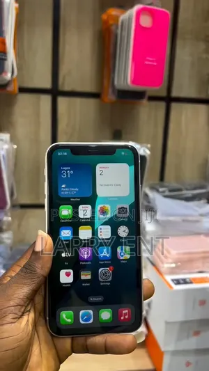 Apple iPhone 11 64 GB White