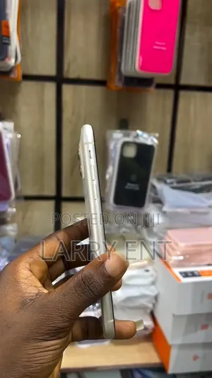 Apple iPhone 11 64 GB White