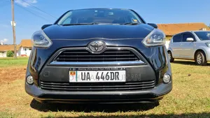 Toyota Sienta 1.5 AWD 2016 Black