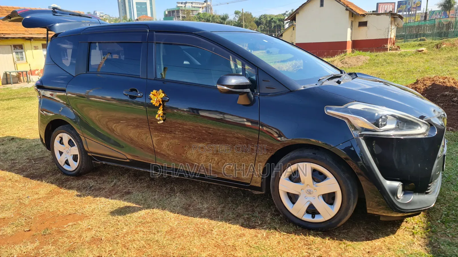 Toyota Sienta 1.5 AWD 2016 Black