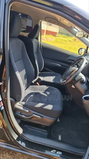 Toyota Sienta 1.5 AWD 2016 Black