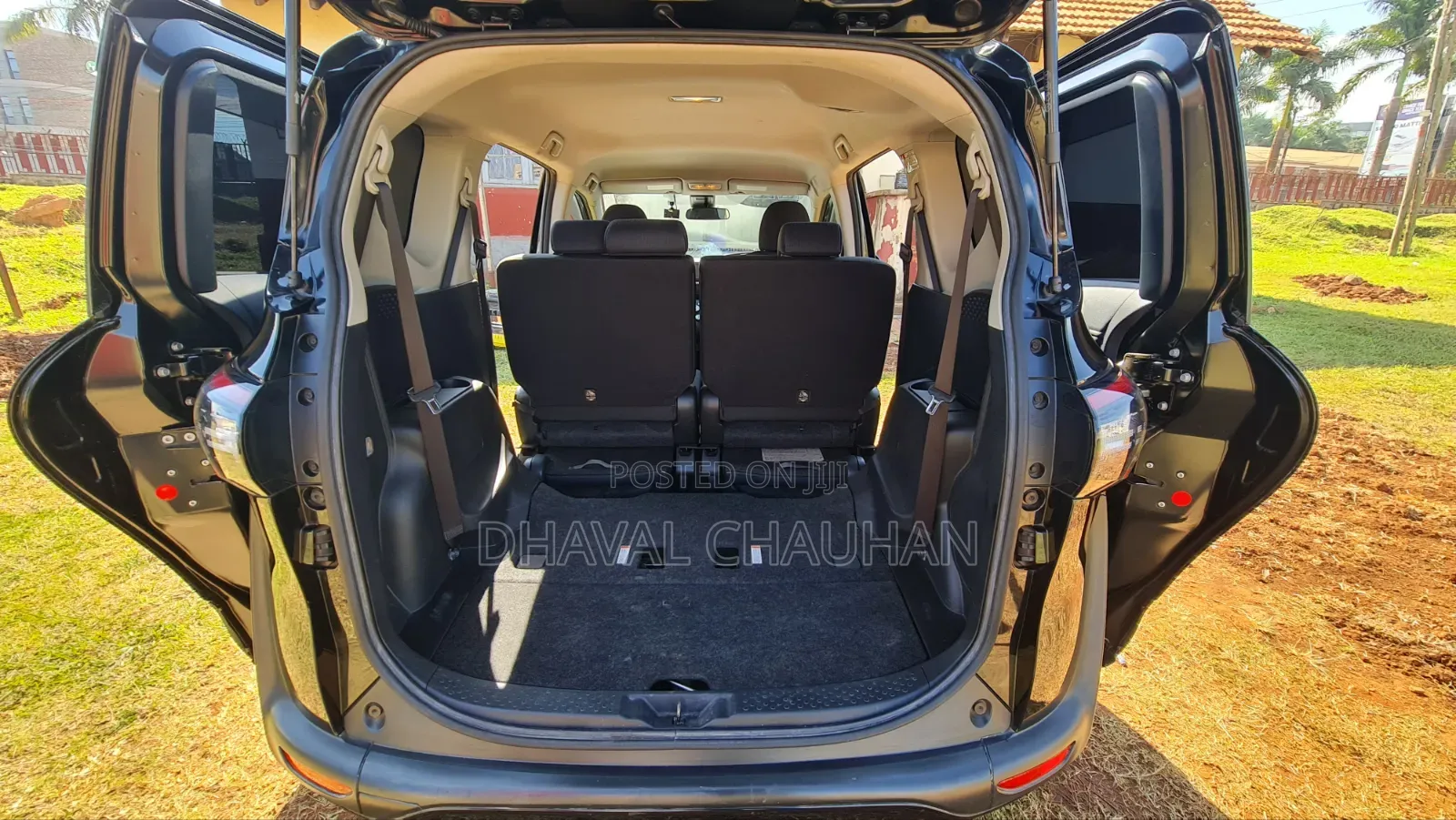 Toyota Sienta 1.5 AWD 2016 Black