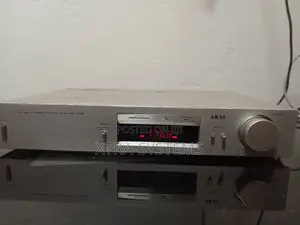 Vintage Akai at- Fm/Am Stereo Radio Tuner Component