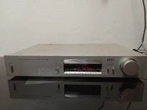 Vintage Akai at- Fm/Am Stereo Radio Tuner Component