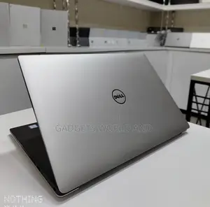 New Laptop Dell Precision 15 5520 16GB Intel Core i7 SSD 512GB