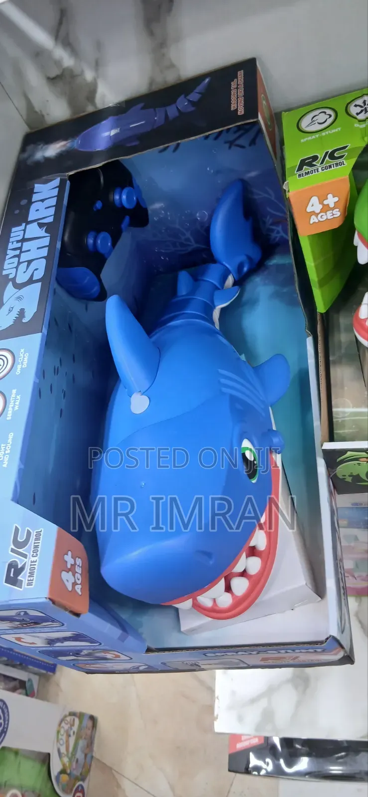 Joyful Shark Rc Spray-Stunt Toy