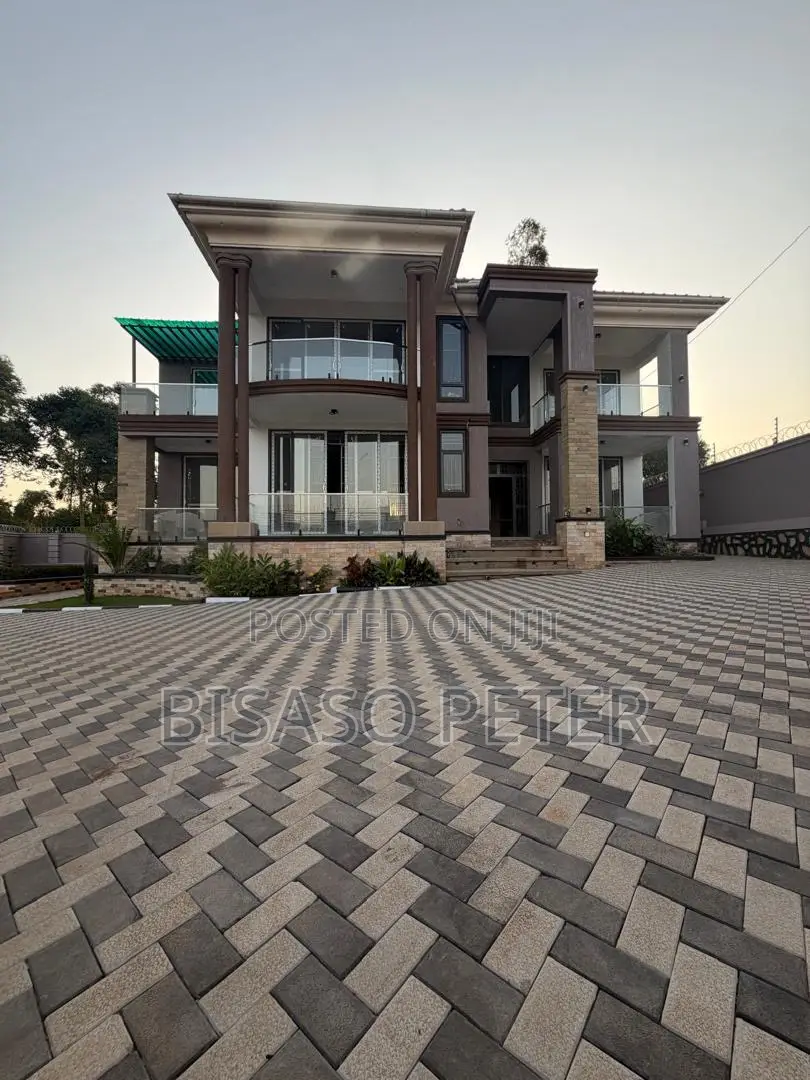 6bdrm Mansion in Kira, Central Division for sale