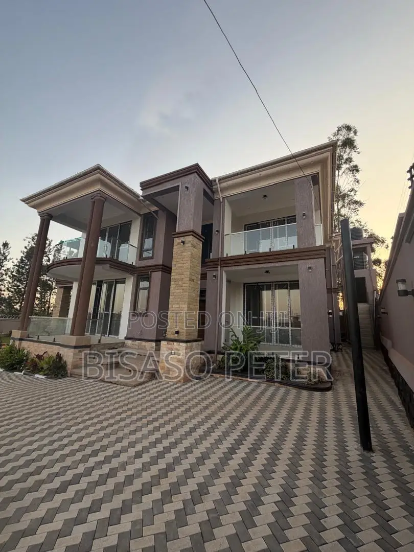 6bdrm Mansion in Kira, Central Division for sale
