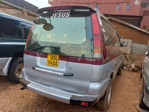 Toyota Noah 2001 Red