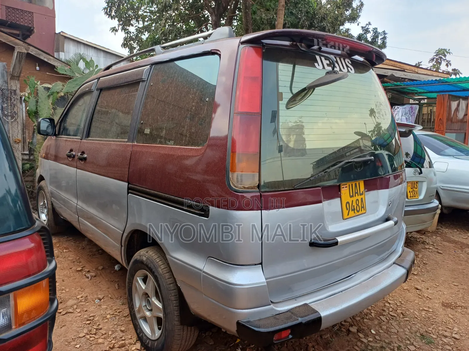 Toyota Noah 2001 Red