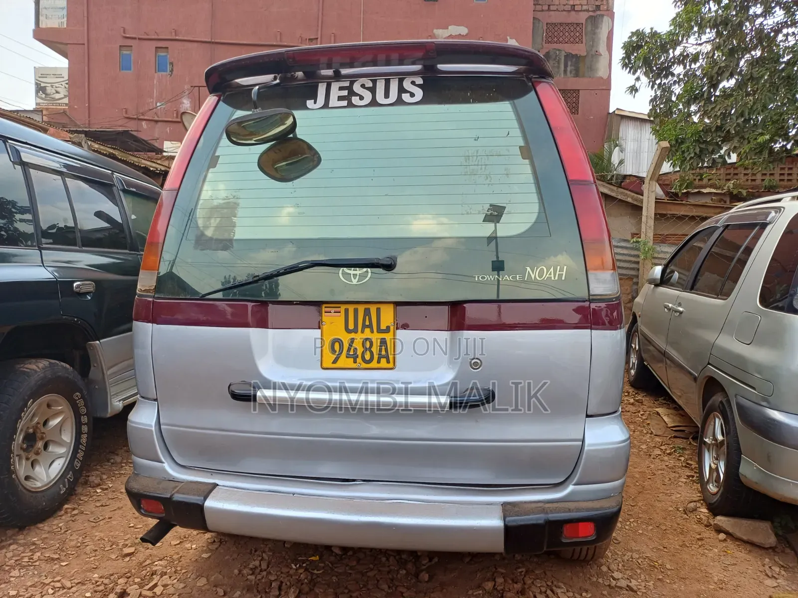 Toyota Noah 2001 Red