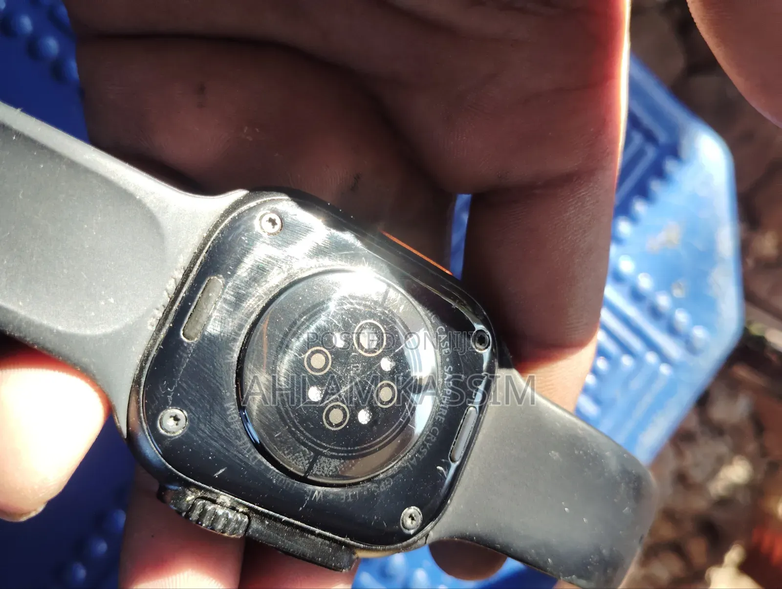 Smart Watch With Brocken Screen and No Charger for Sale