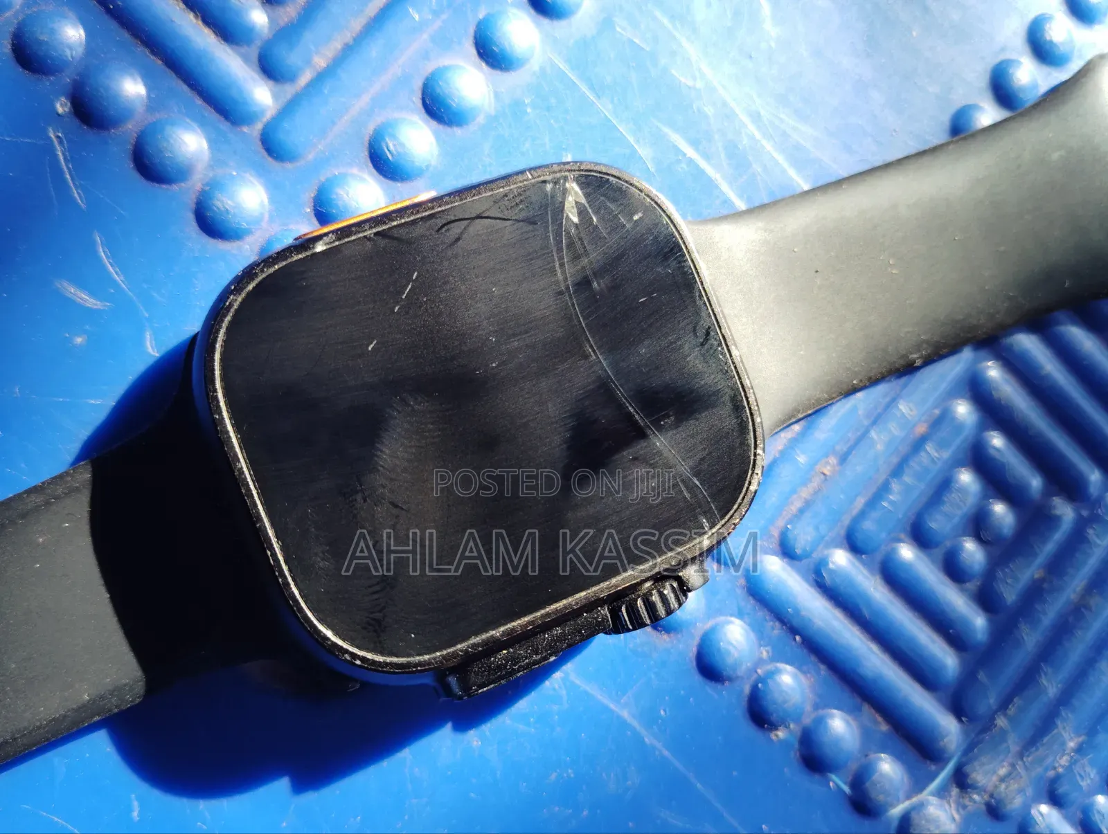 Smart Watch With Brocken Screen and No Charger for Sale