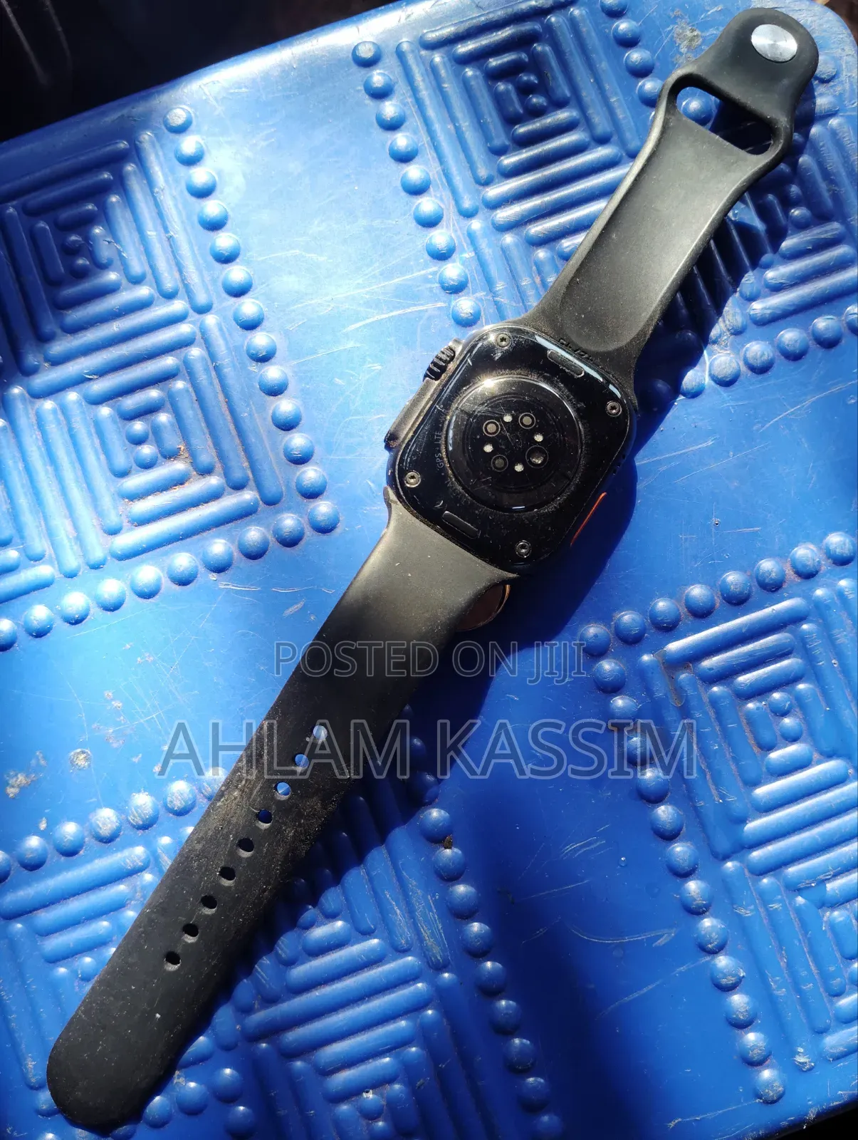 Smart Watch With Brocken Screen and No Charger for Sale