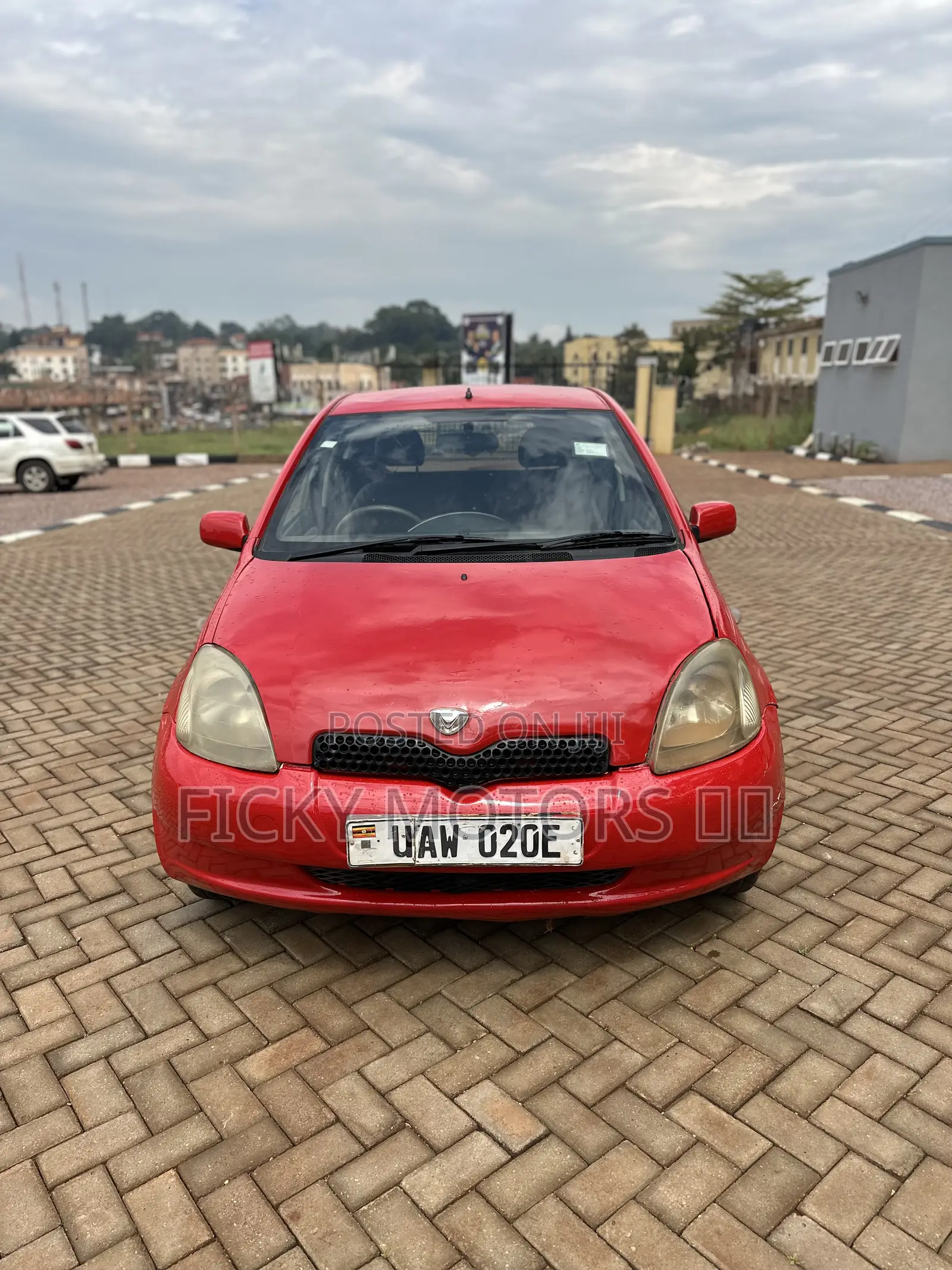 Toyota Vitz 2001 Red