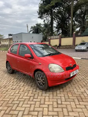 Toyota Vitz 2001 Red