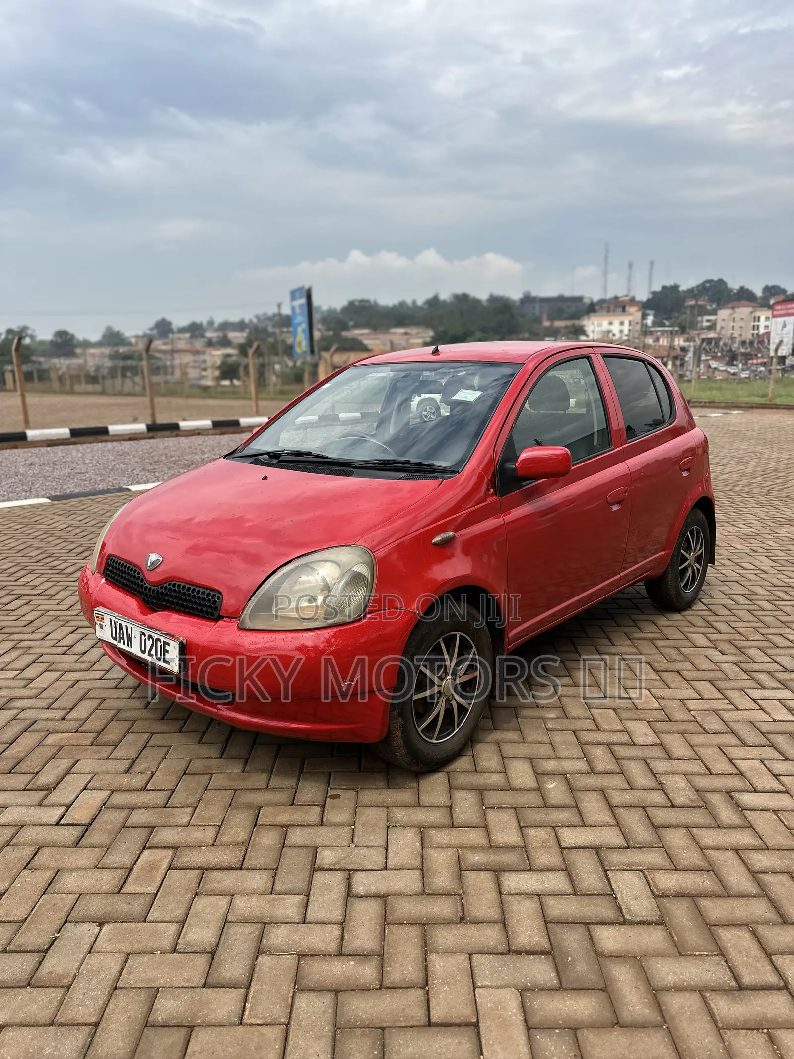 Toyota Vitz 2001 Red