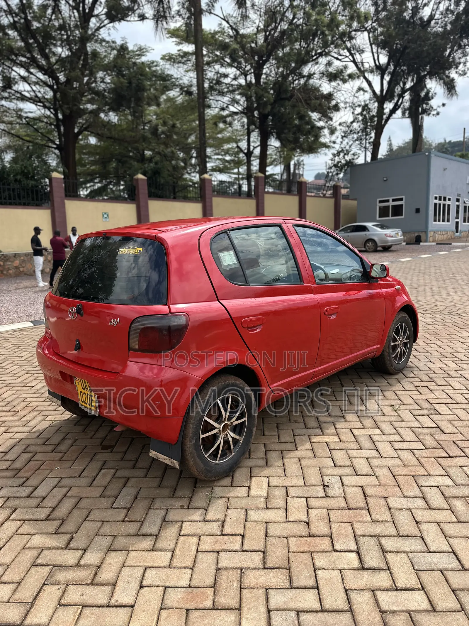 Toyota Vitz 2001 Red