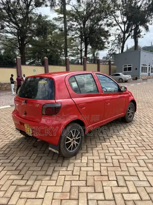 Toyota Vitz 2001 Red