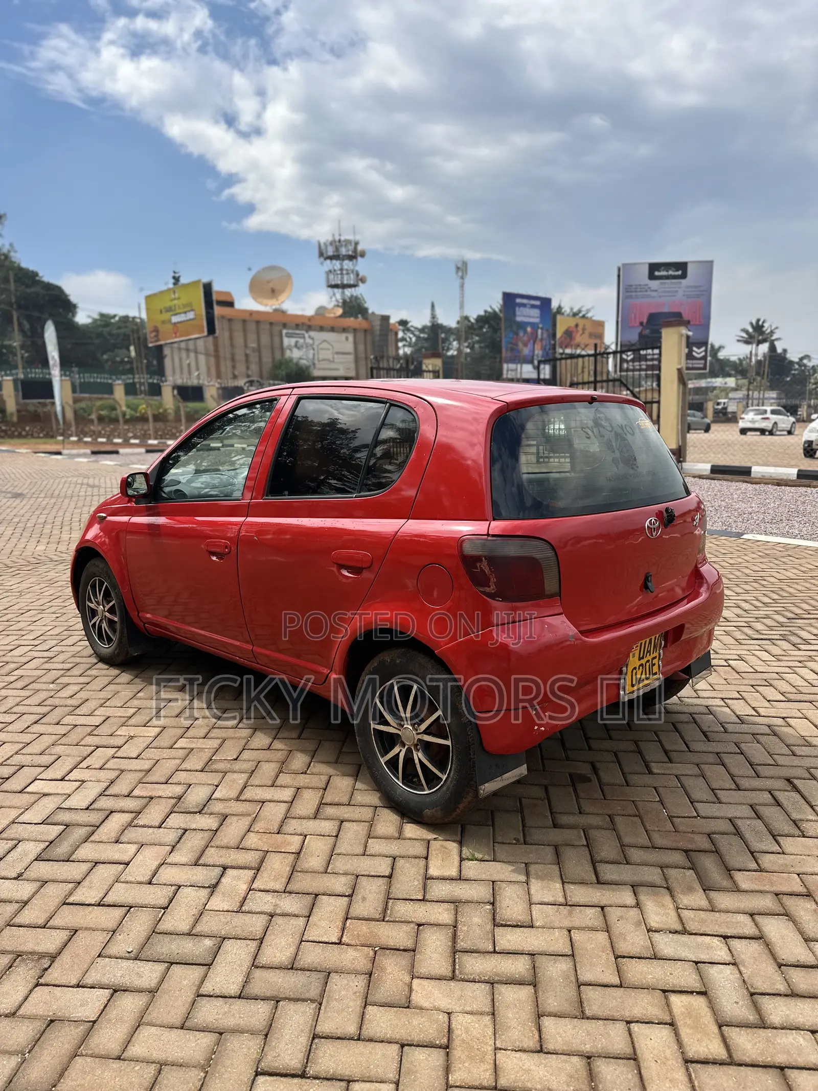 Toyota Vitz 2001 Red