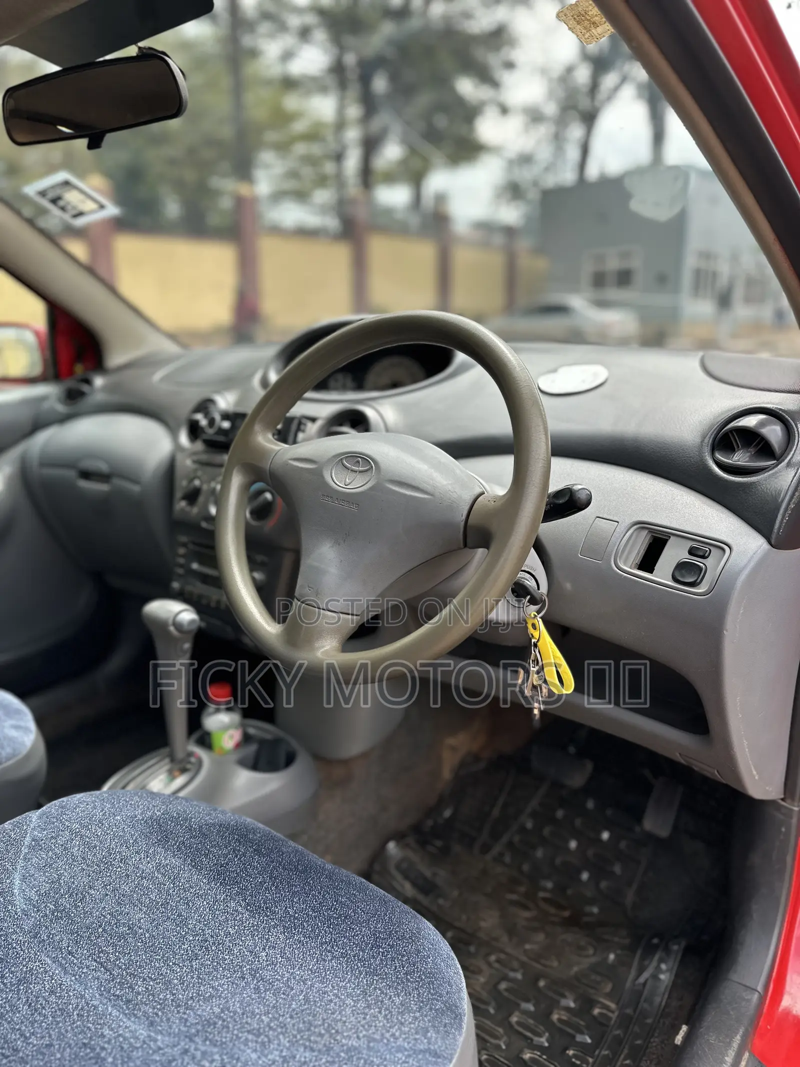 Toyota Vitz 2001 Red