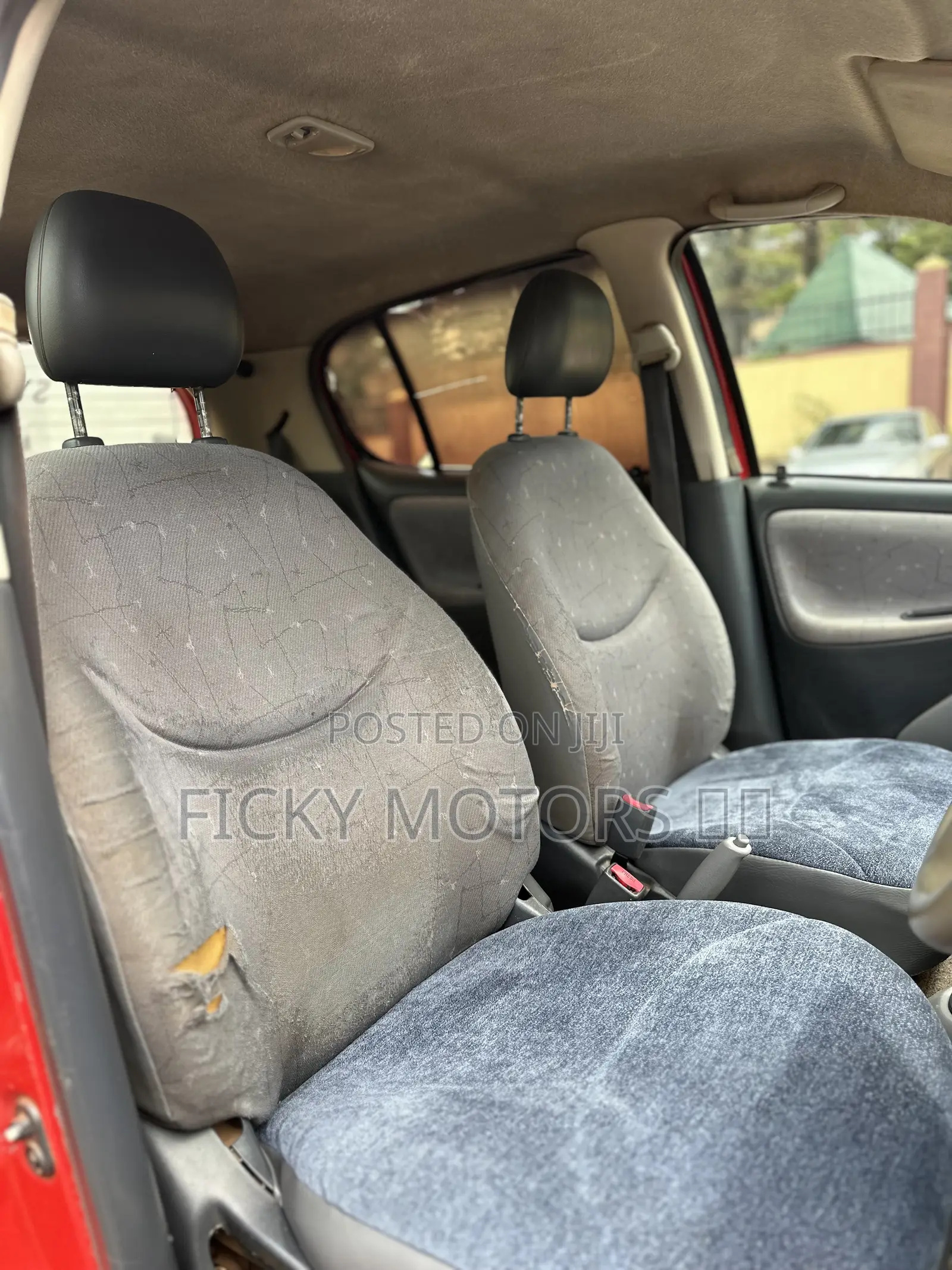Toyota Vitz 2001 Red