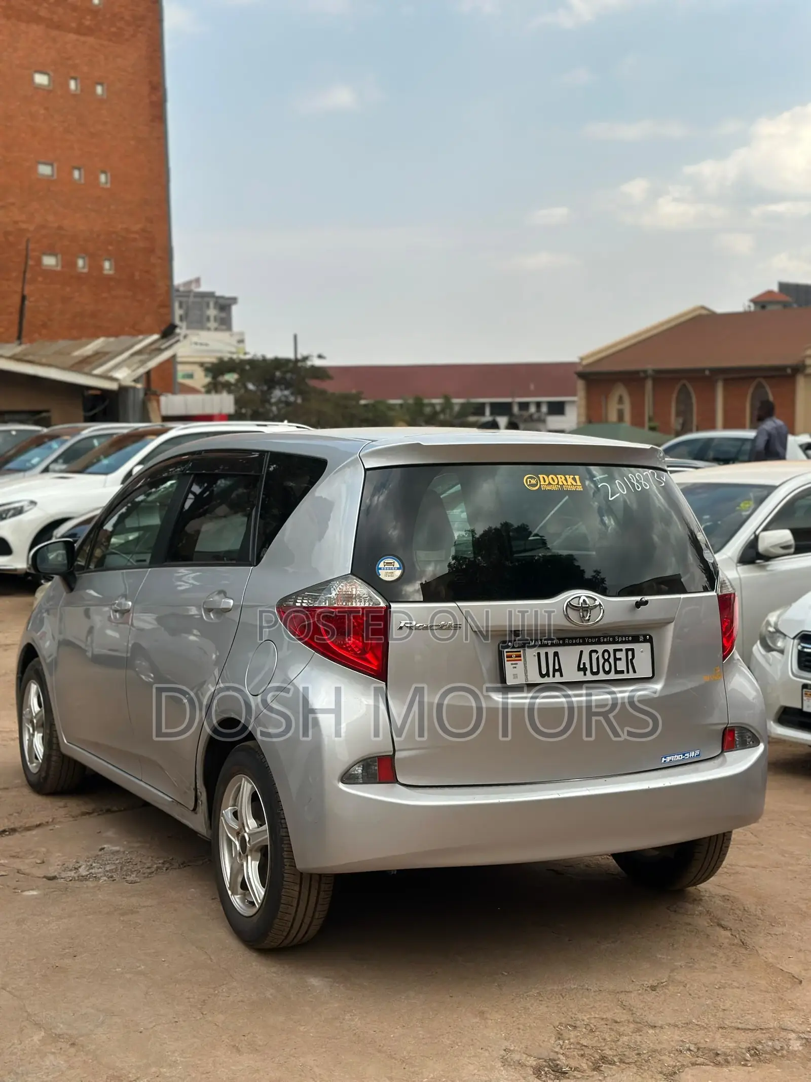 Toyota Ractis 1.5 FWD 2012 Silver