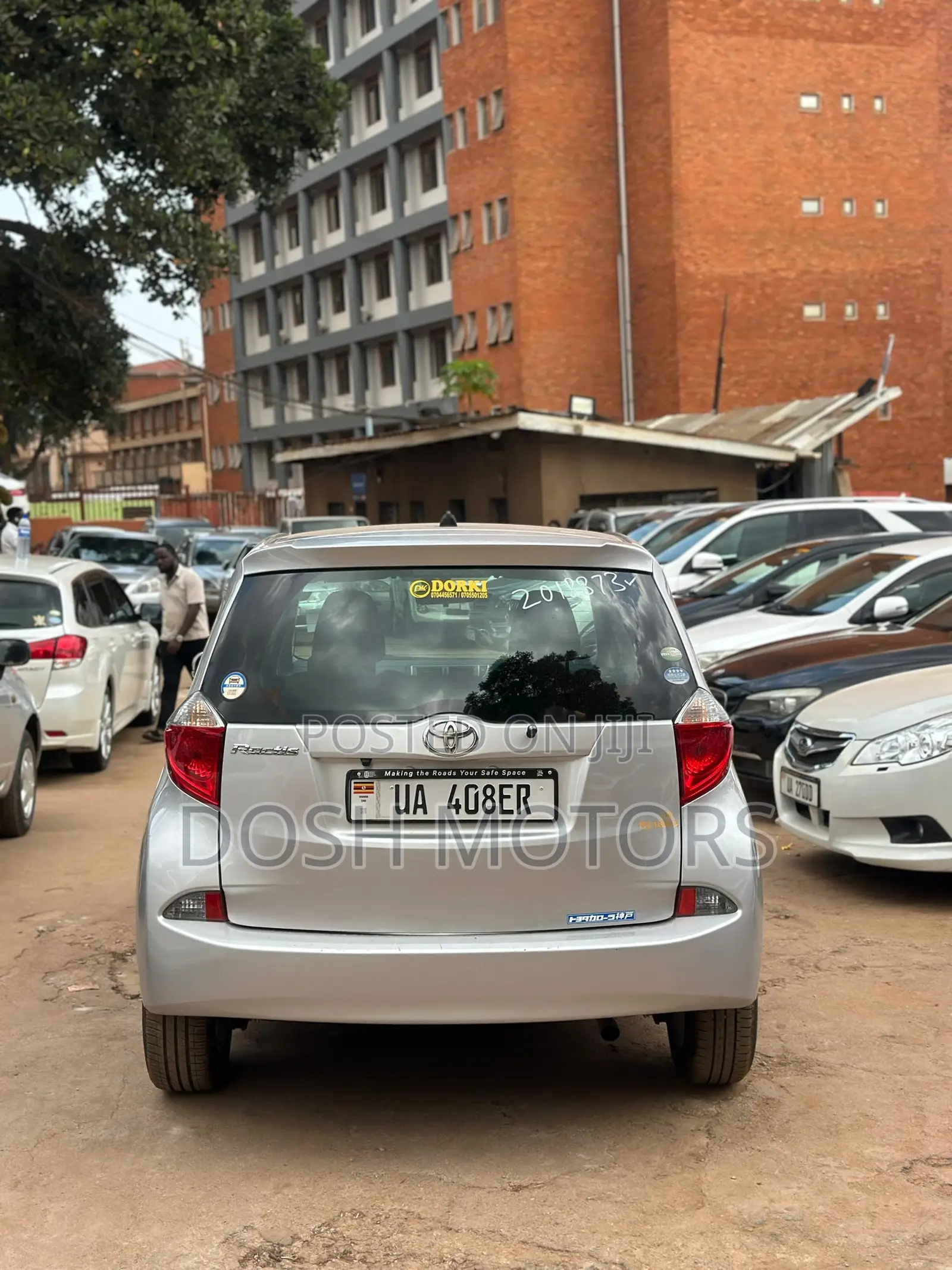 Toyota Ractis 1.5 FWD 2012 Silver