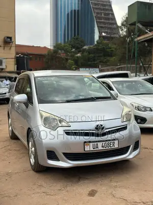 Toyota Ractis 1.5 FWD 2012 Silver
