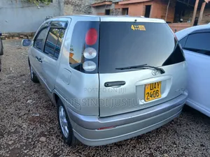Toyota Raum 1999 Silver