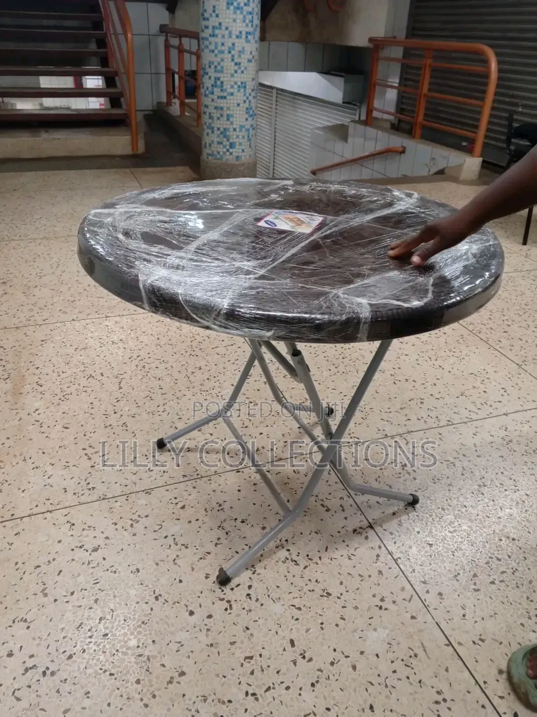 Round Foldable Plastic Table