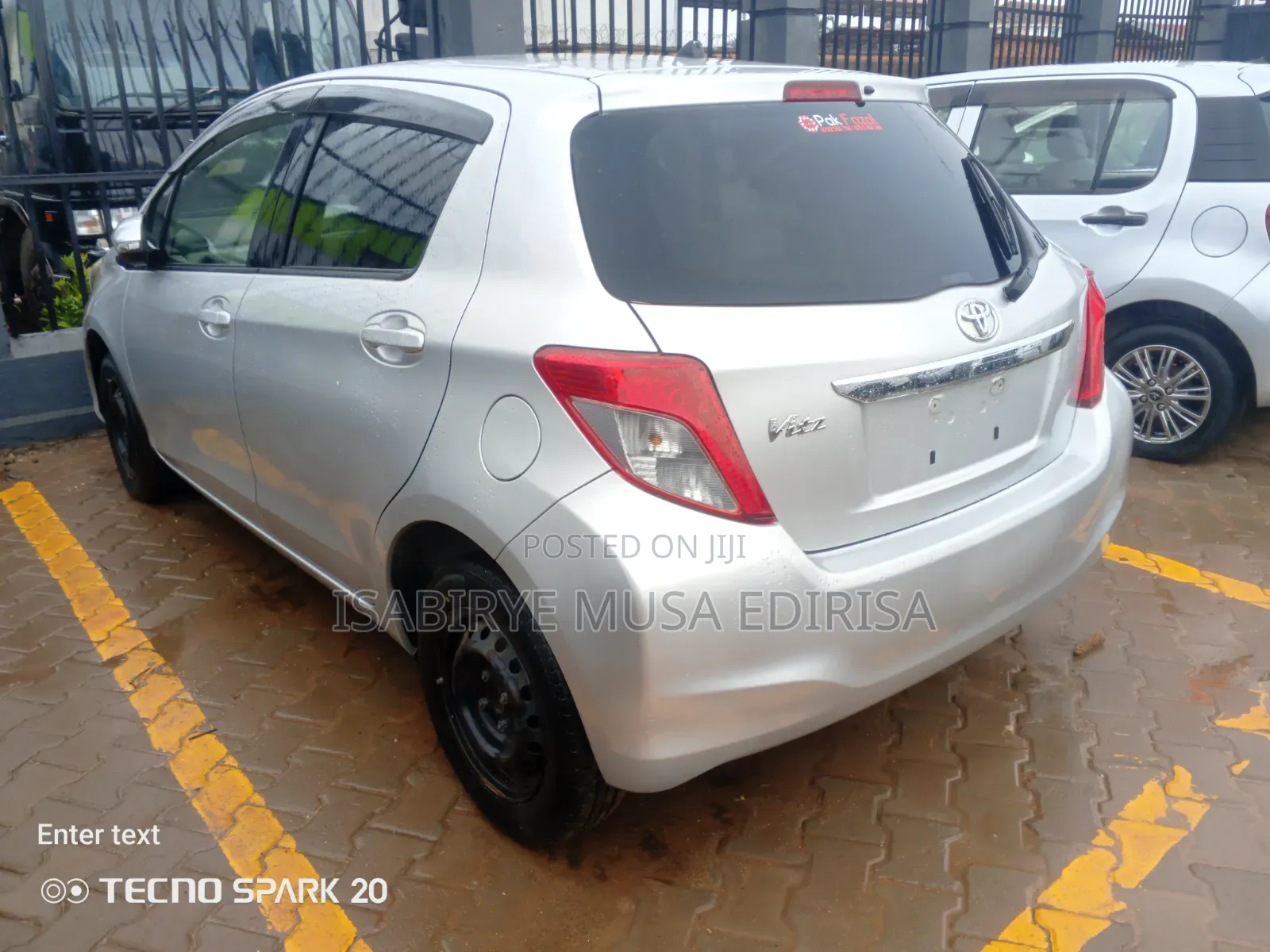 Toyota Vitz 2014 Silver
