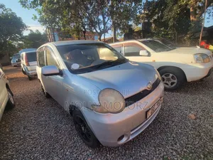 Toyota Sienta 2011 Silver