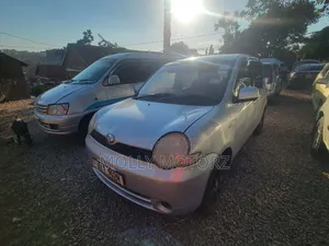 Toyota Sienta 2011 Silver