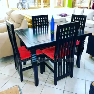 4 Seator Dinning Table