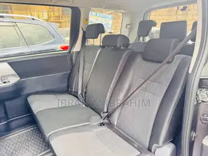 Toyota Noah 2.0 143hp AWD (8 Seater) 2011 Gray