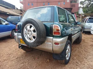 Toyota RAV4 1997 Green