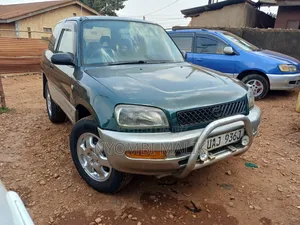 Toyota RAV4 1997 Green