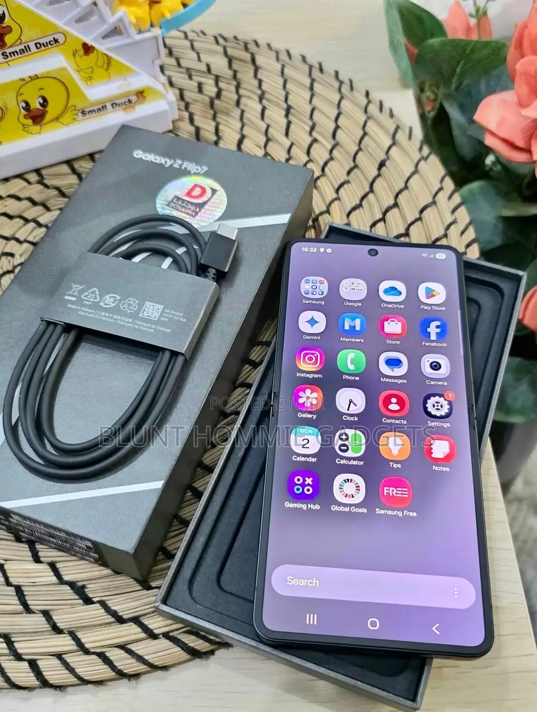New Samsung Galaxy Z Flip7 256 GB Black