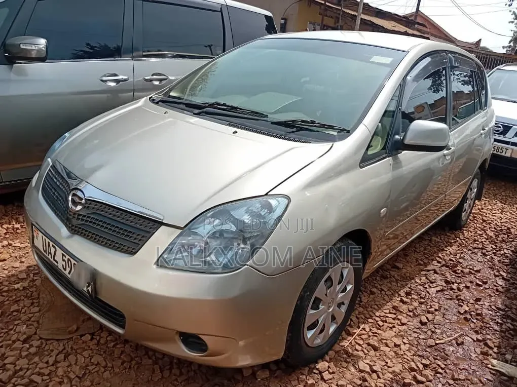 Toyota Corolla Spacio 2004 Gold