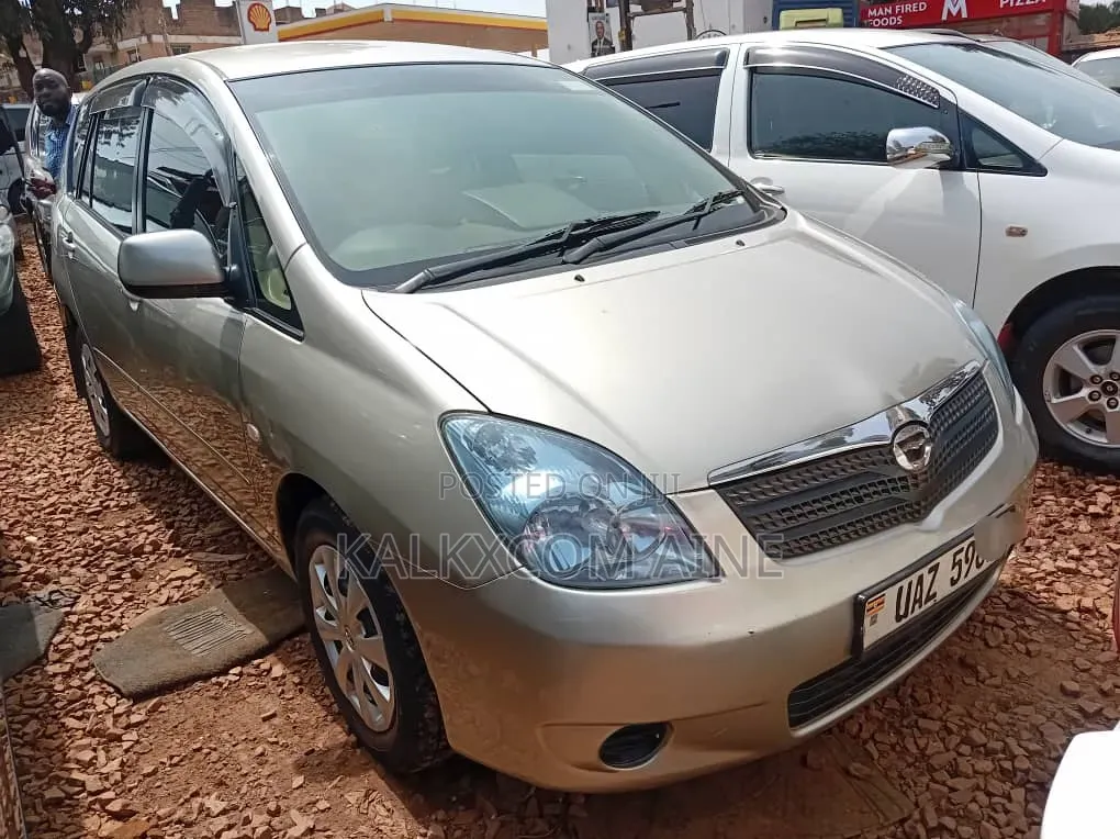 Toyota Corolla Spacio 2004 Gold