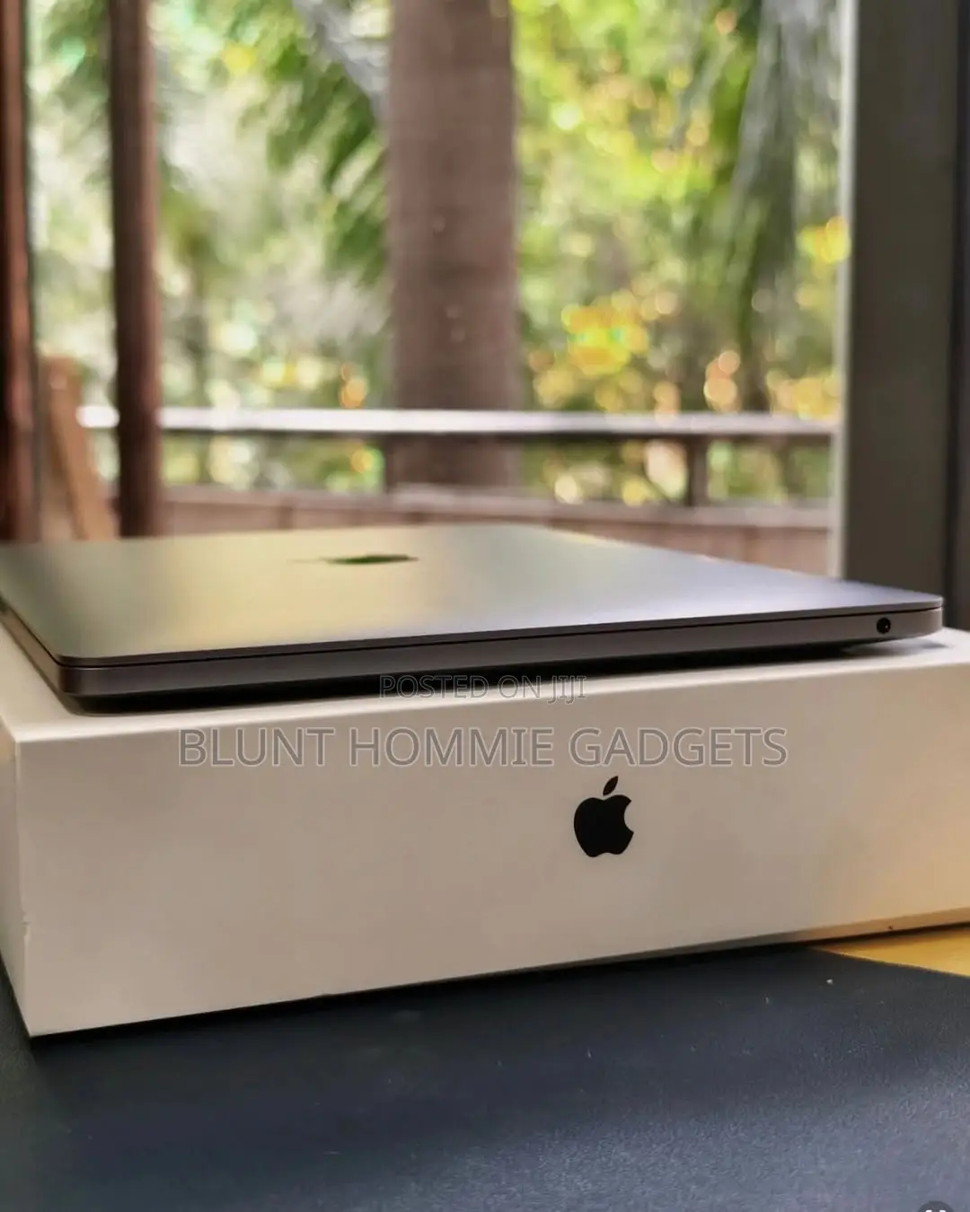 Laptop Apple MacBook Pro 2022 M2 8GB SSD 256GB
