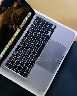 Laptop Apple MacBook Pro 2022 M2 8GB SSD 256GB