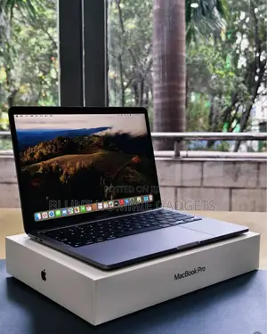 Laptop Apple MacBook Pro 2022 M2 8GB SSD 256GB