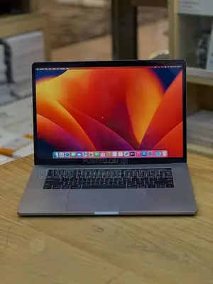 Laptop Apple MacBook Pro 2018 4GB Apple M5 SSD 256GB
